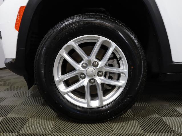 Used 2023 Jeep Grand Cherokee L Laredo image 25