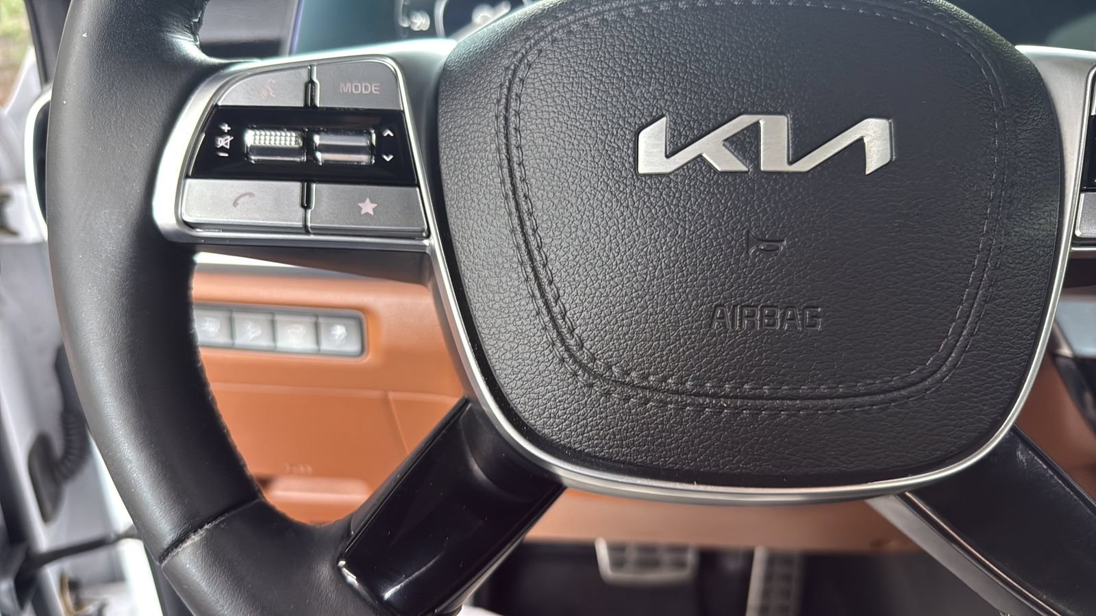 Used 2024 Kia Telluride SX Prestige X-Pro AWD/4WD image 17