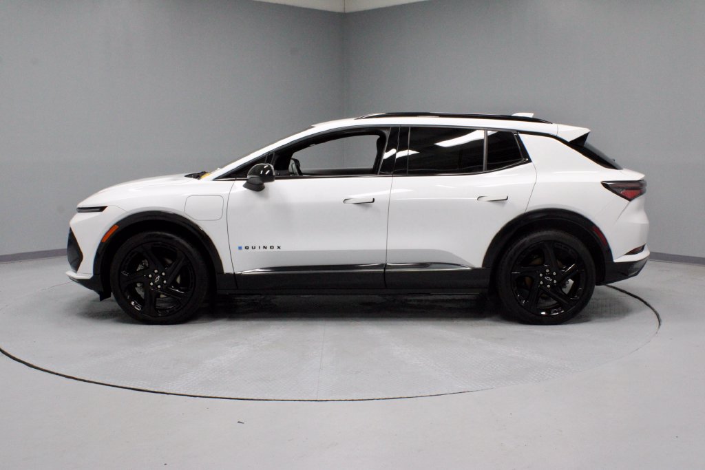 Used 2024 Chevrolet Equinox EV RS FWD image 8