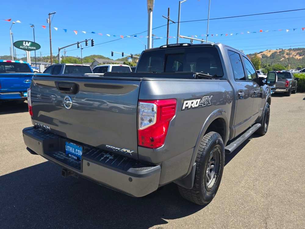 Used 2017 Nissan Titan PRO-4X AWD/4WD image 5