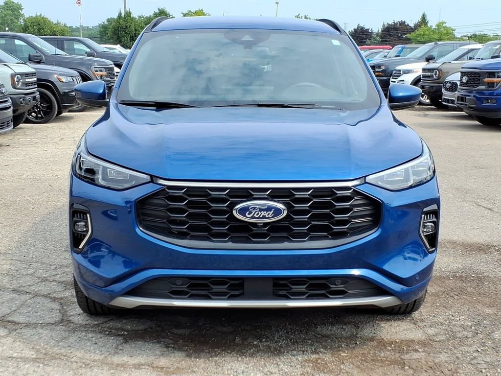 Certified 2023 Ford Escape ST-Line Elite AWD/4WD image 8