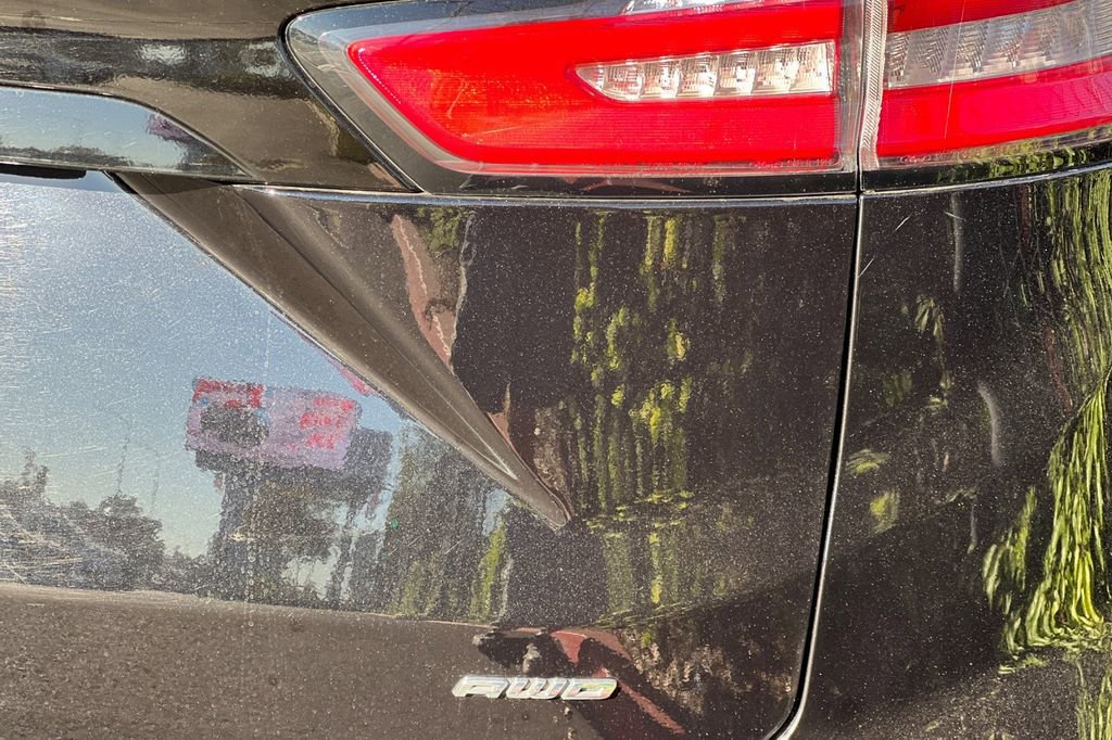 Certified 2022 Ford Edge Titanium w/ Equipment Group 301A image 30