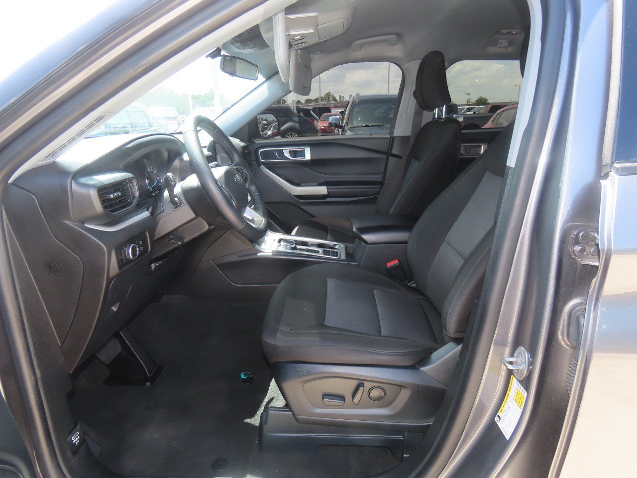 Certified 2023 Ford Explorer XLT RWD image 27
