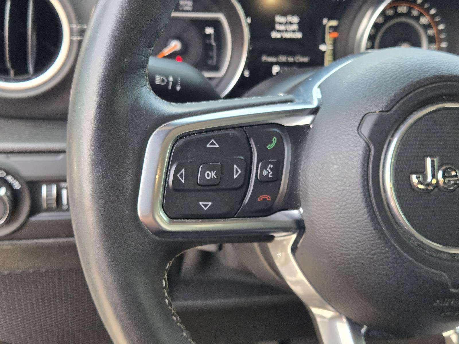 Used 2019 Jeep Wrangler Unlimited Sahara AWD/4WD image 27