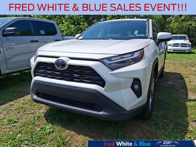 Used 2023 Toyota RAV4 XLE Premium AWD/4WD image 3