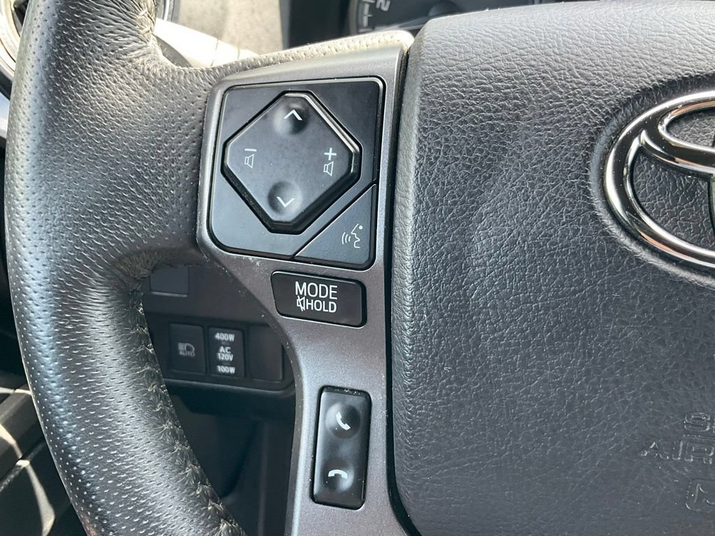 Used 2022 Toyota Tacoma TRD Off-Road AWD/4WD image 4