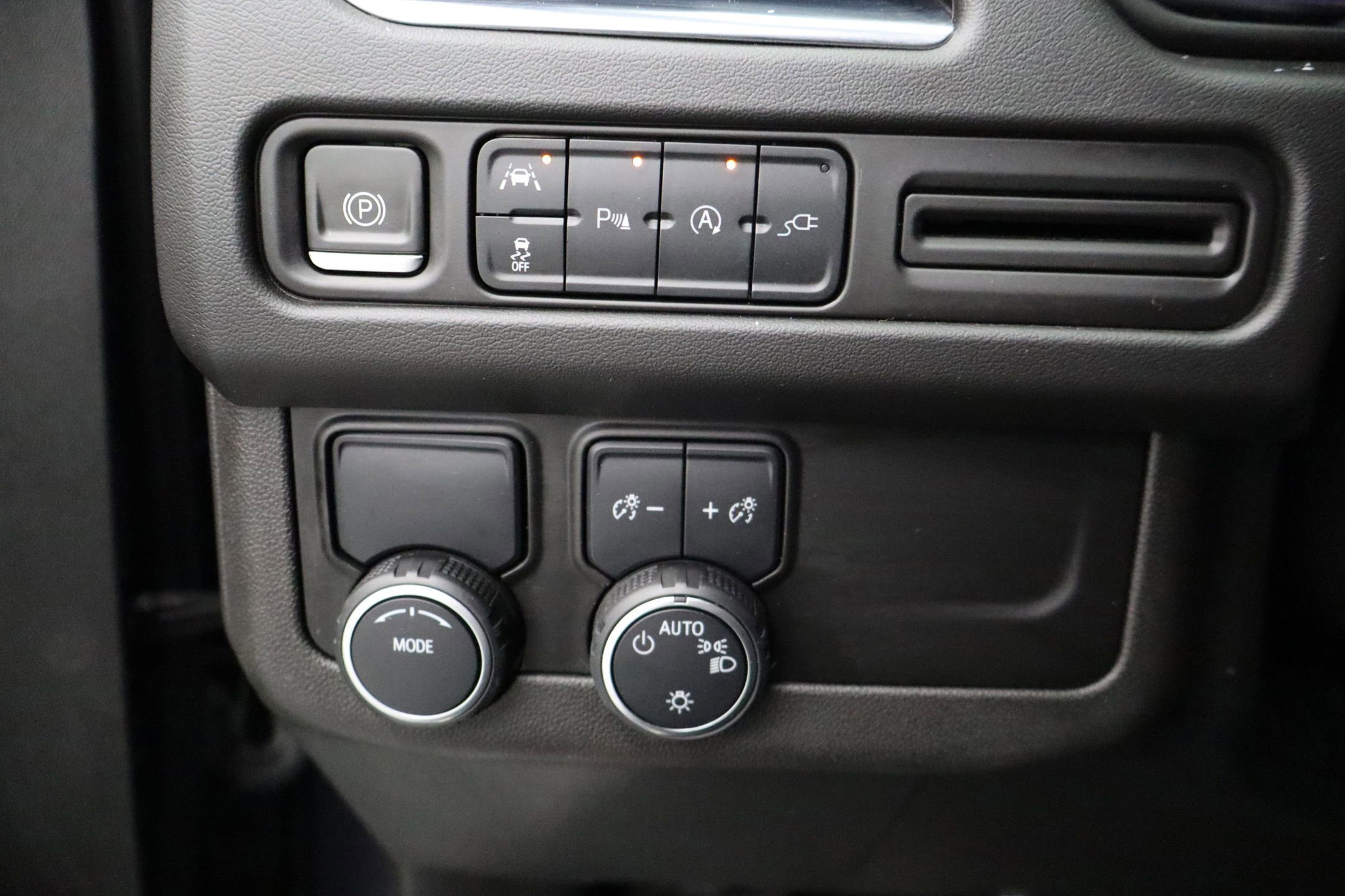 Used 2022 Chevrolet Suburban Premier image 20