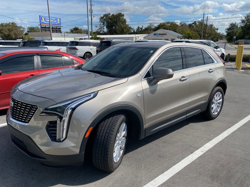 Used 2022 Cadillac XT4 Luxury image 2