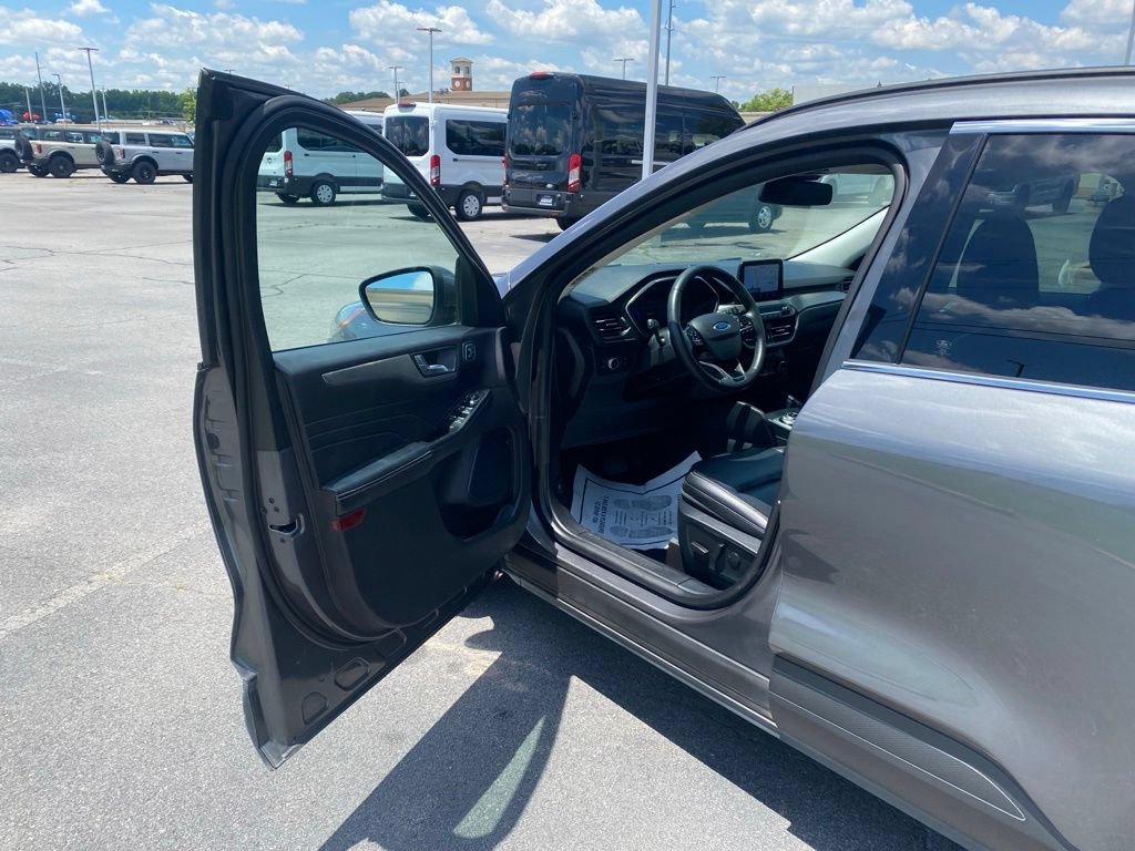 Certified 2021 Ford Escape Titanium FWD image 11