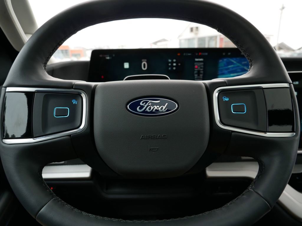 Certified 2025 Ford Expedition Active AWD/4WD image 19