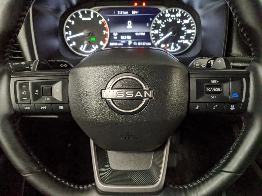 Used 2025 Nissan Rogue SV image 12