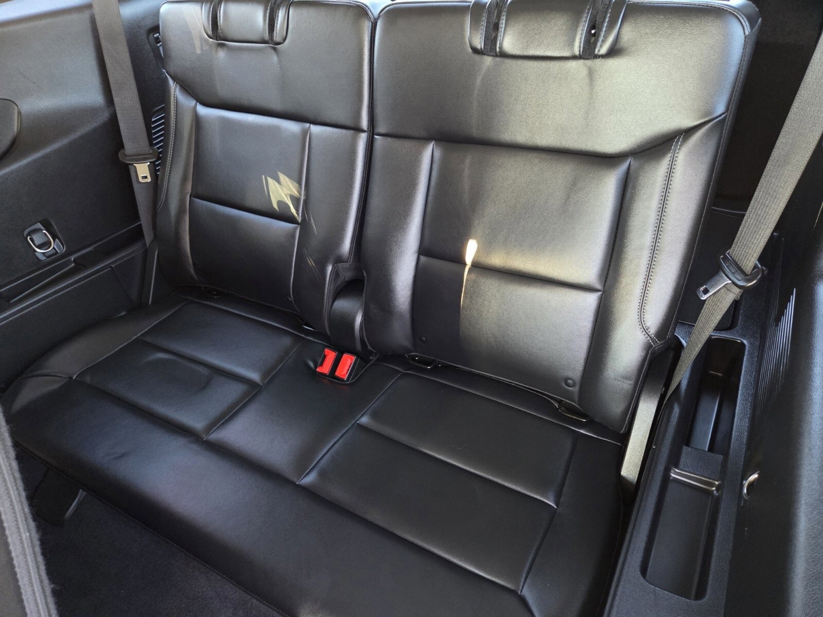 Certified 2022 Ford Explorer XLT w/ Equipment Group 202A image 12