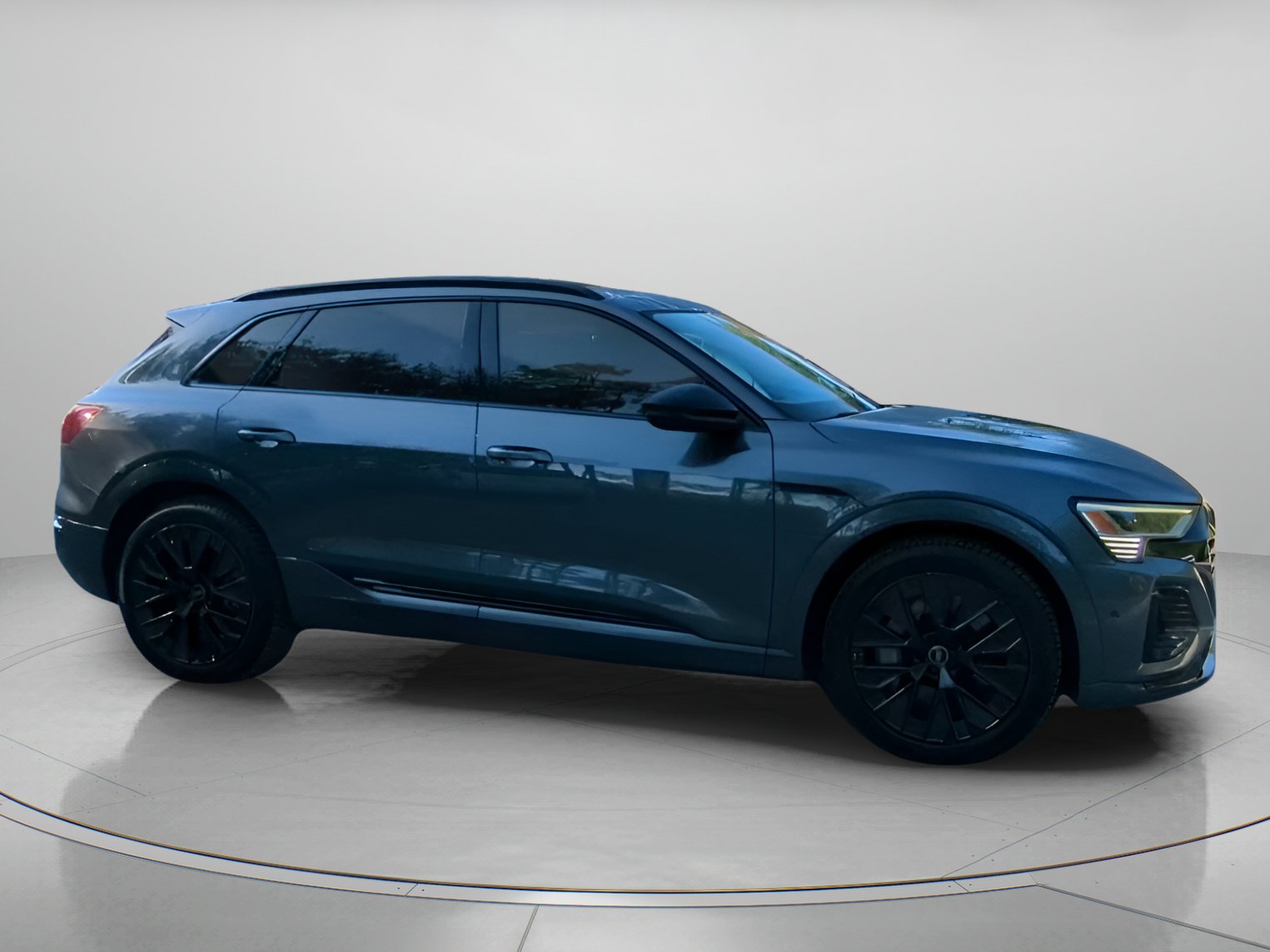 Used 2024 Audi Q8 e-tron Prestige AWD/4WD image 34