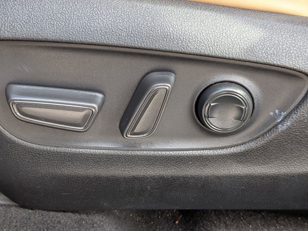 Used 2021 Toyota RAV4 XLE Premium image 21