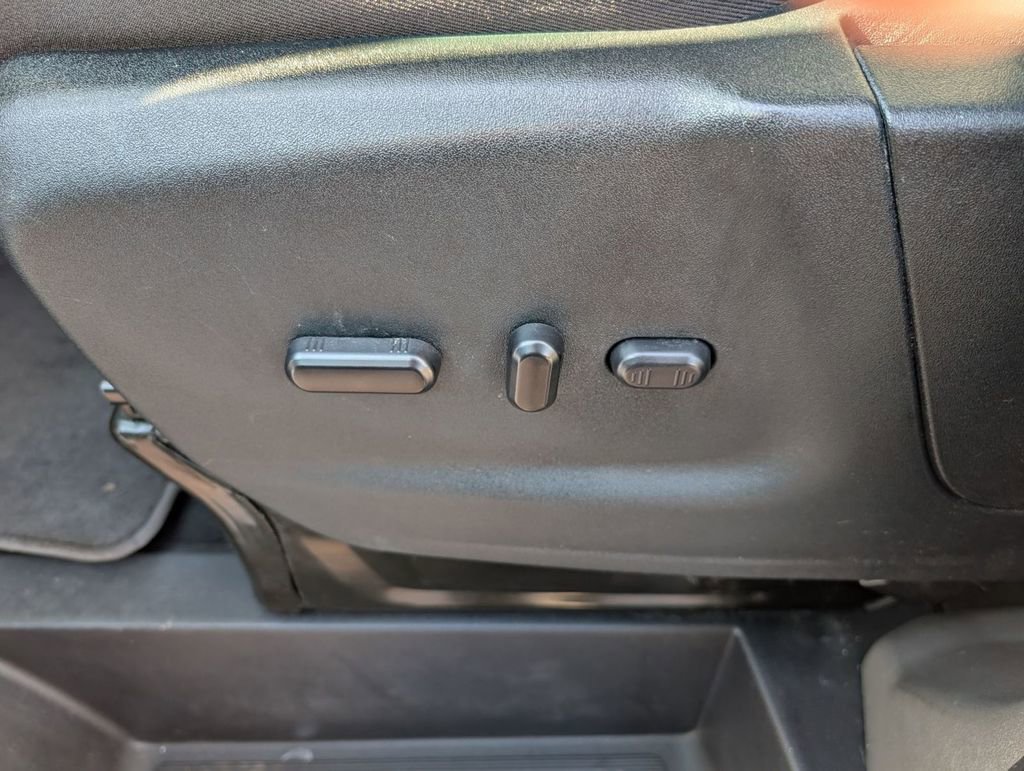 Certified 2022 Ford Transit 350 XLT RWD image 20
