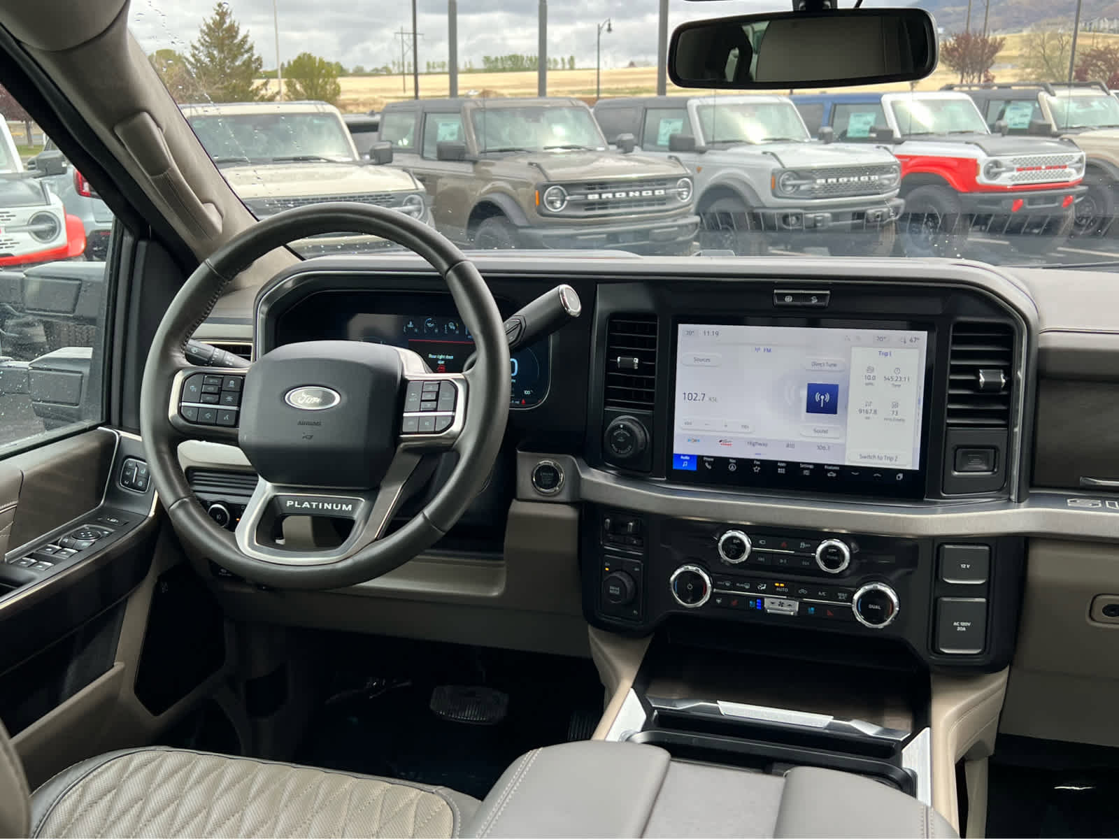 Certified 2025 Ford F450 Platinum w/ Platinum Plus Package AWD/4WD image 25