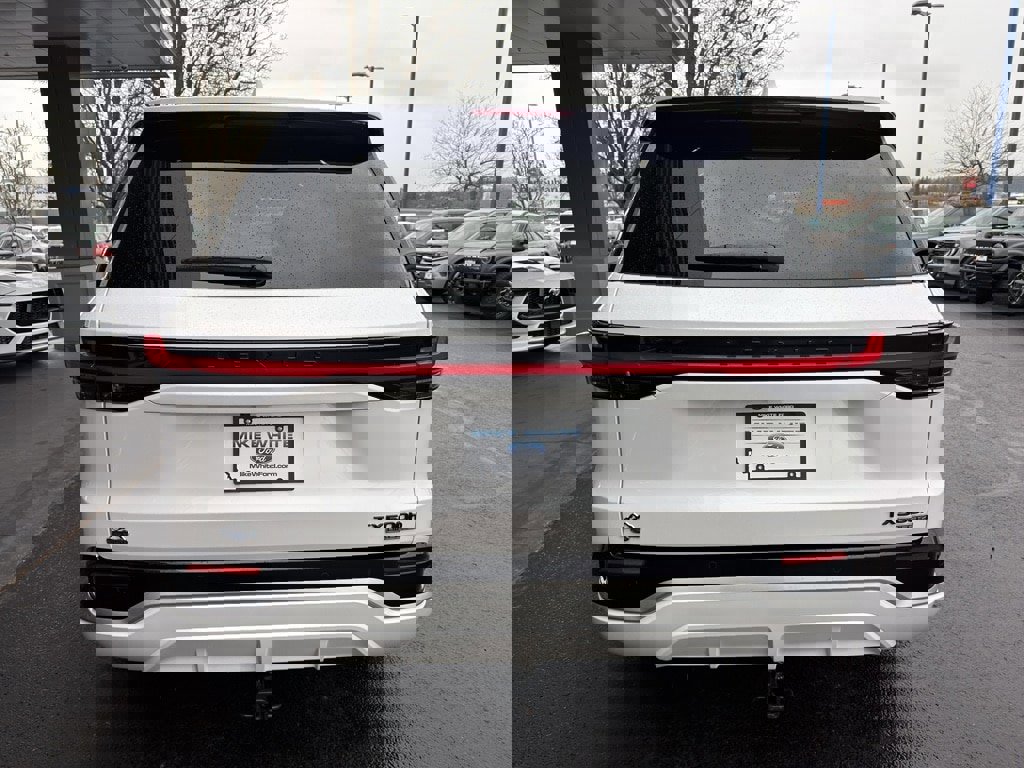 Used 2025 Lexus TX 500h AWD w/ Technology Package image 3