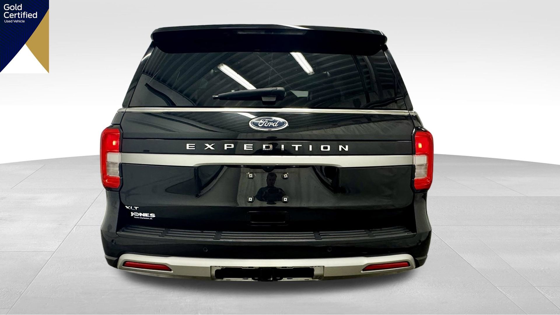 Certified 2024 Ford Expedition XLT image 16