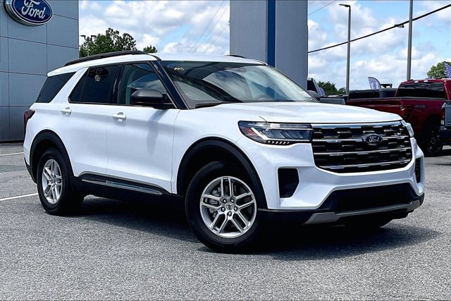 Certified 2025 Ford Explorer Active RWD image 1
