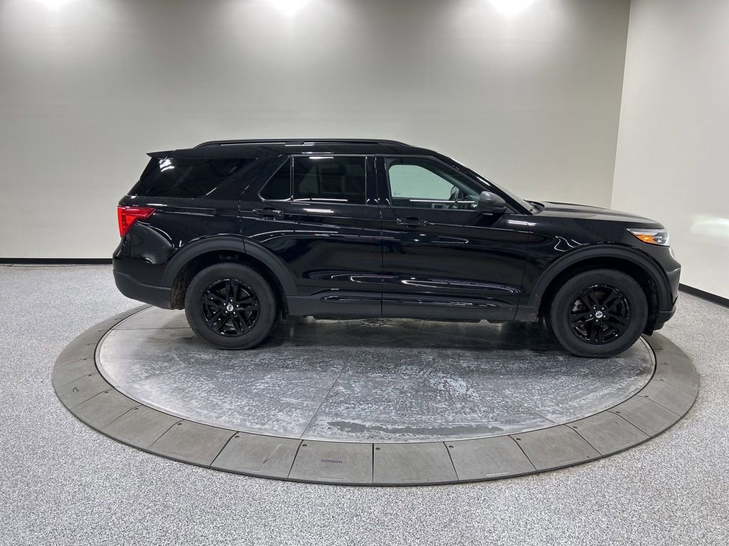 Certified 2023 Ford Explorer XLT w/ Equipment Group 202A image 6