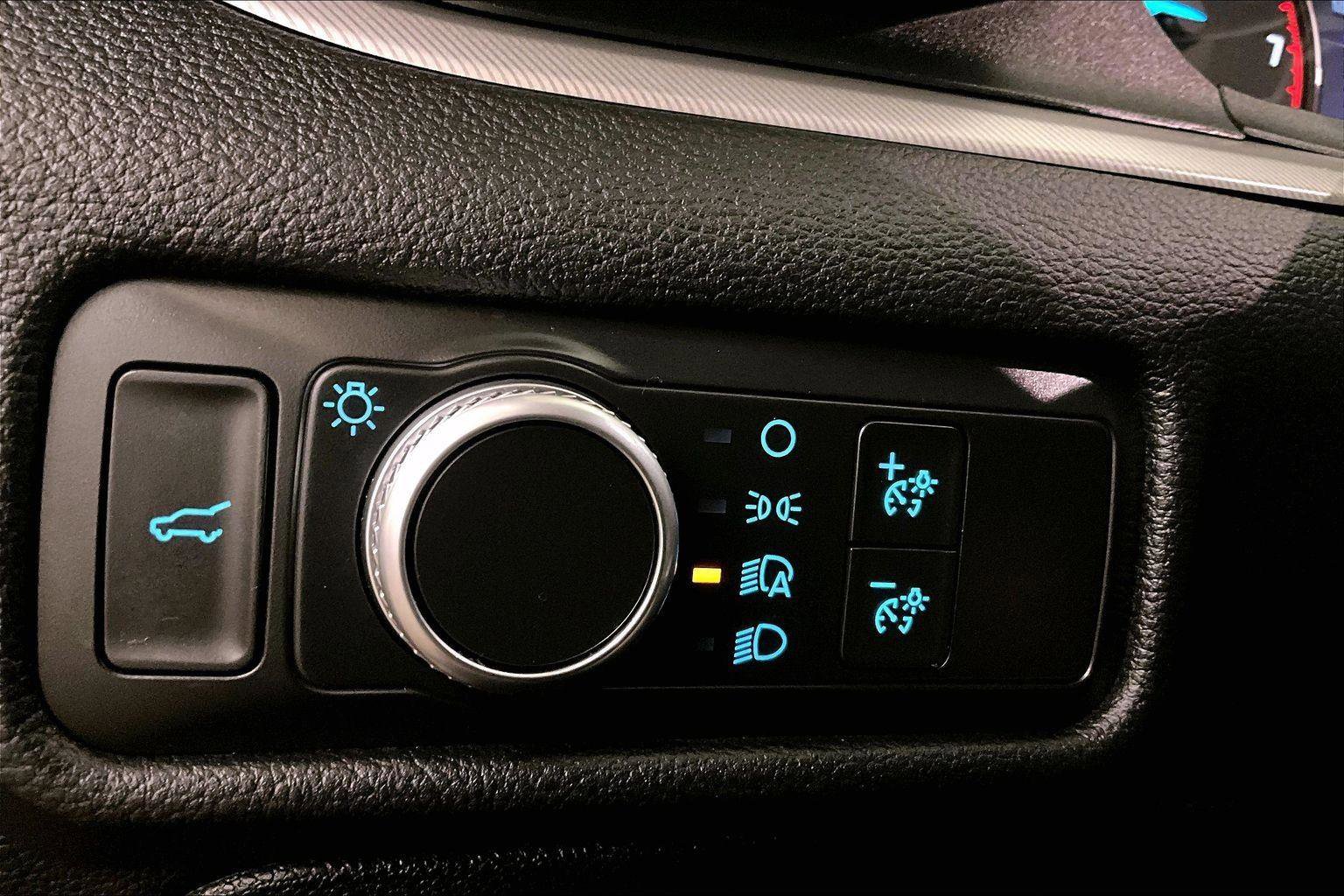 Certified 2020 Ford Explorer XLT w/ Class III Trailer Tow Package image 31