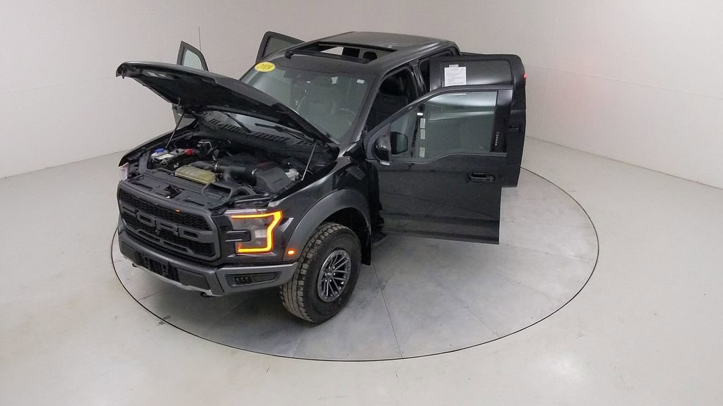Certified 2019 Ford F150 Raptor w/ Equipment Group 802A Luxury image 45