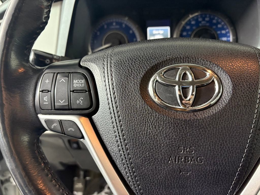 Used 2018 Toyota Sienna XLE w/ XLE Navigation Package image 24