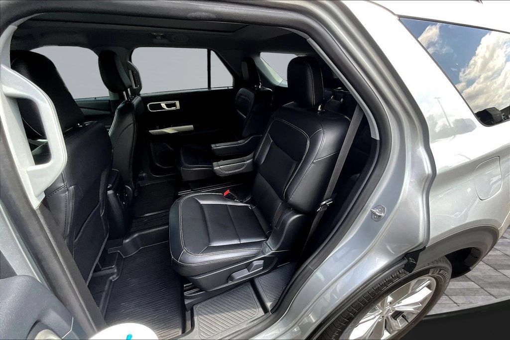 Certified 2023 Ford Explorer XLT w/ Equipment Group 202A AWD/4WD image 25