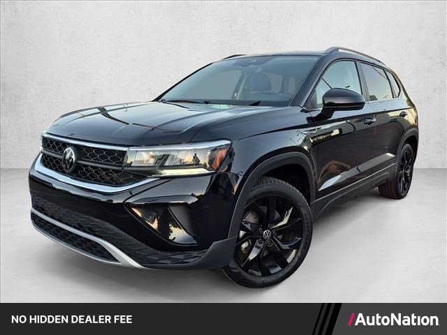 Used 2023 Volkswagen Taos SE w/ Black Wheel Package