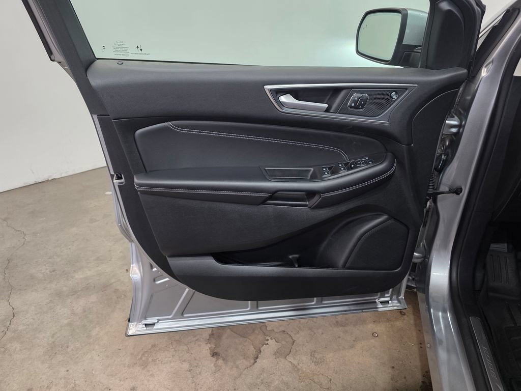 Certified 2024 Ford Edge Titanium w/ Equipment Group 301A AWD/4WD image 27