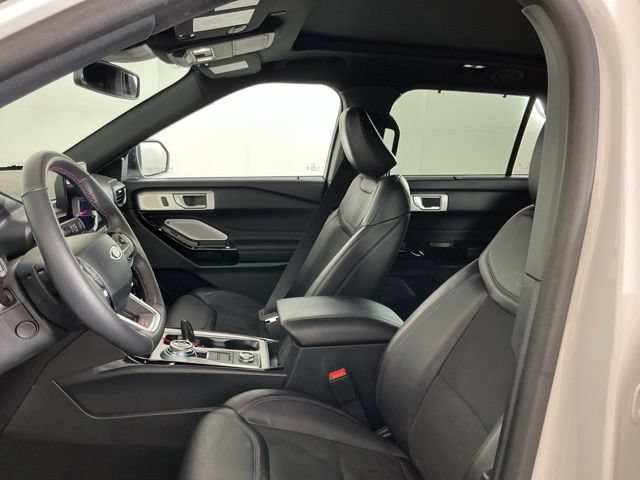 Certified 2024 Ford Explorer ST w/ Technology Package AWD/4WD image 15