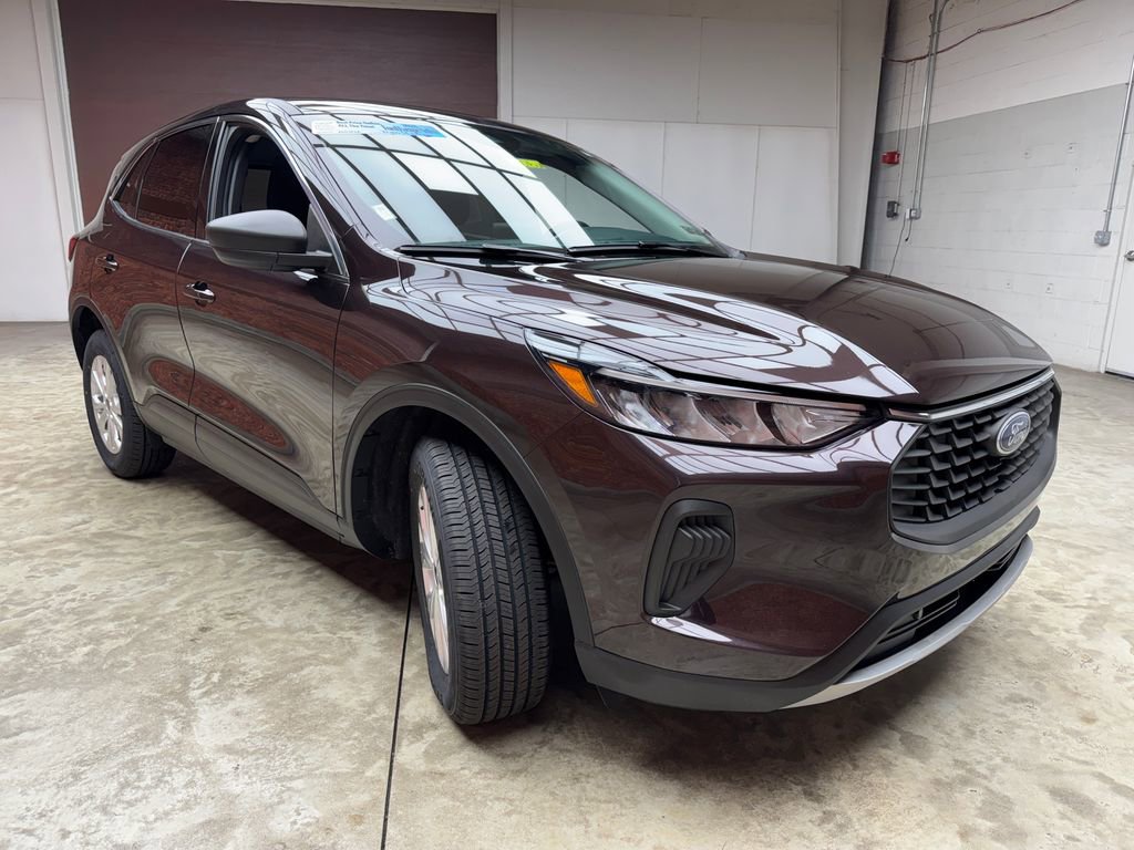 Certified 2023 Ford Escape Active AWD/4WD image 7