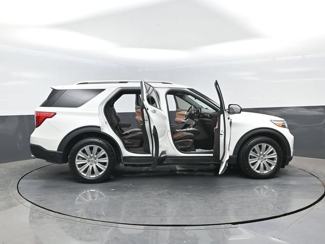 Certified 2023 Ford Explorer King Ranch w/ Technology Package AWD/4WD image 29