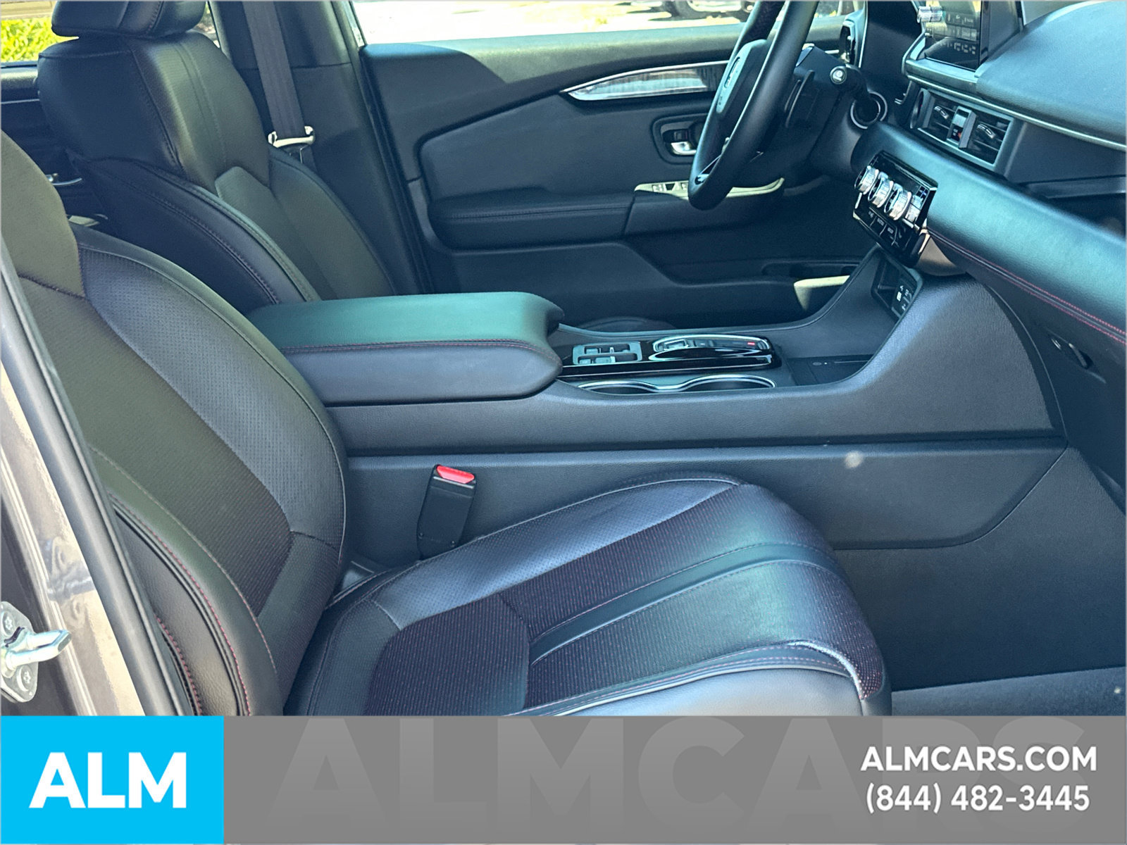 Used 2025 Honda Pilot Black Edition image 15