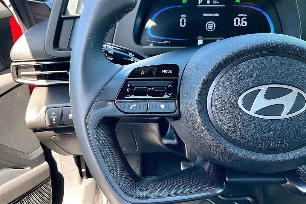 Used 2025 Hyundai Elantra Sport image 18