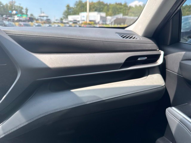 Used 2023 Toyota Highlander XLE AWD/4WD image 47