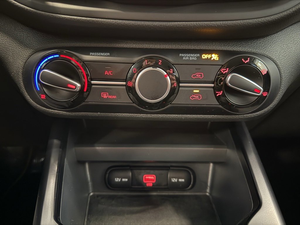 Used 2022 Kia Soul LX image 24