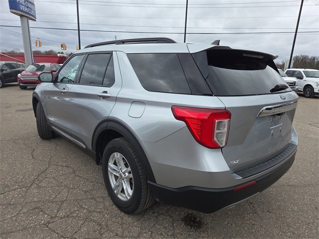 Certified 2022 Ford Explorer XLT w/ Equipment Group 202A image 9
