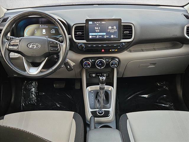 Used 2023 Hyundai Venue SEL FWD image 17