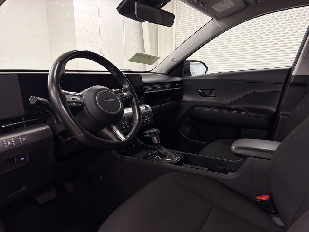 Used 2025 Hyundai Kona SEL FWD image 6