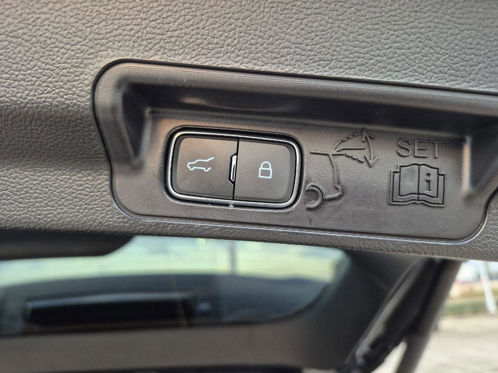 Certified 2023 Ford Explorer XLT w/ Equipment Group 202A image 8