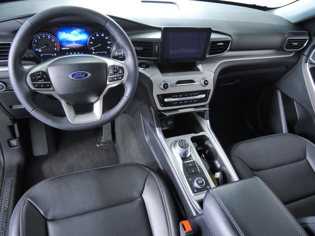 Certified 2024 Ford Explorer XLT w/ Equipment Group 202A AWD/4WD image 4