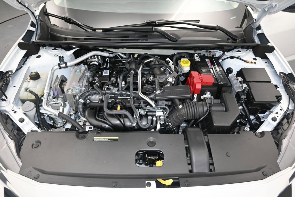 Used 2025 Nissan Sentra SR FWD image 12