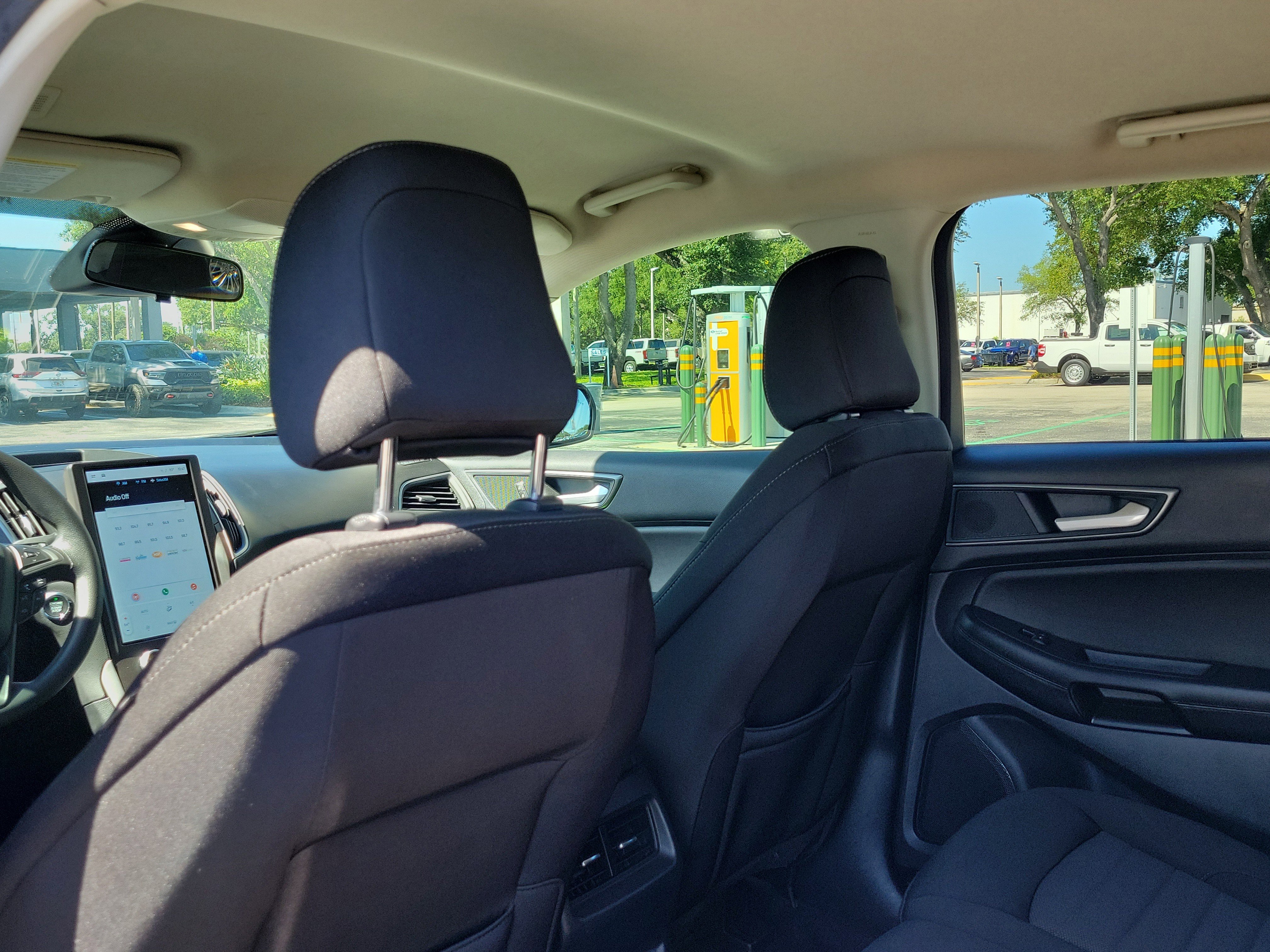 Certified 2021 Ford Edge SE FWD image 12