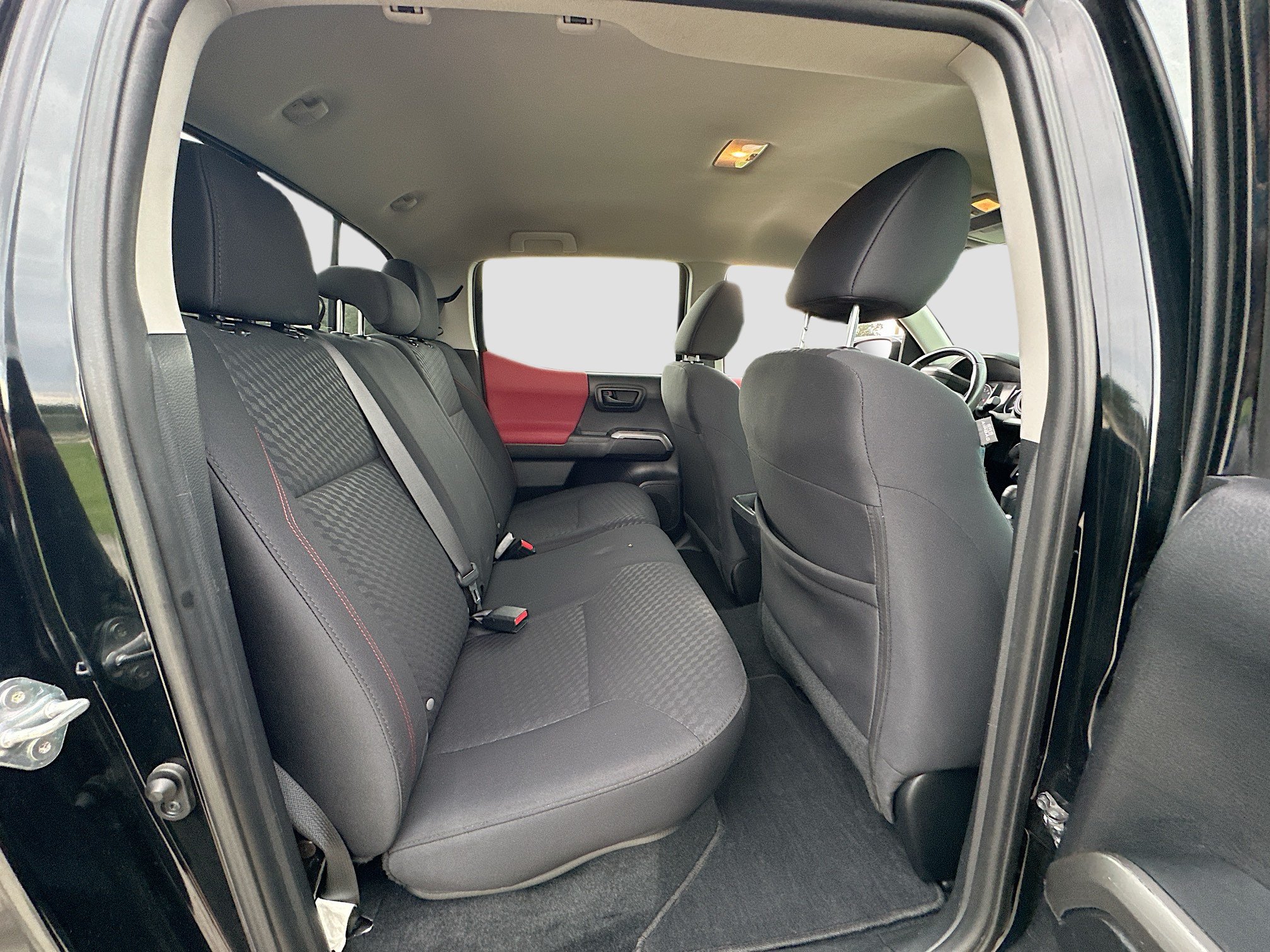 Used 2022 Toyota Tacoma SR5 w/ Technology Package RWD image 23