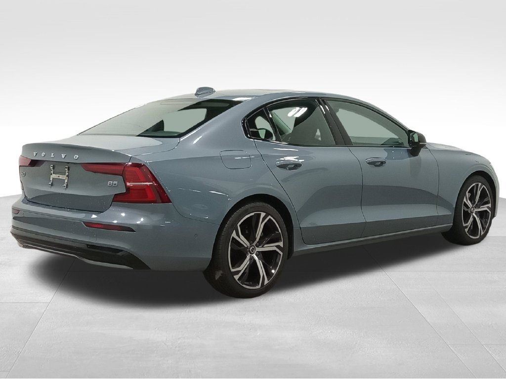 Used 2024 Volvo S60 B5 Plus FWD image 3