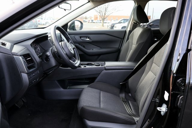 Used 2024 Nissan Rogue SV image 27