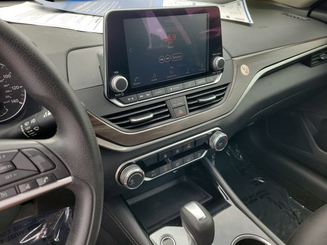 Used 2023 Nissan Altima 2.5 SV FWD image 27
