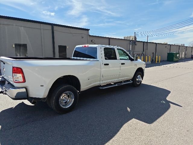 Used 2024 RAM 3500 Tradesman w/ Chrome Appearance Group image 4