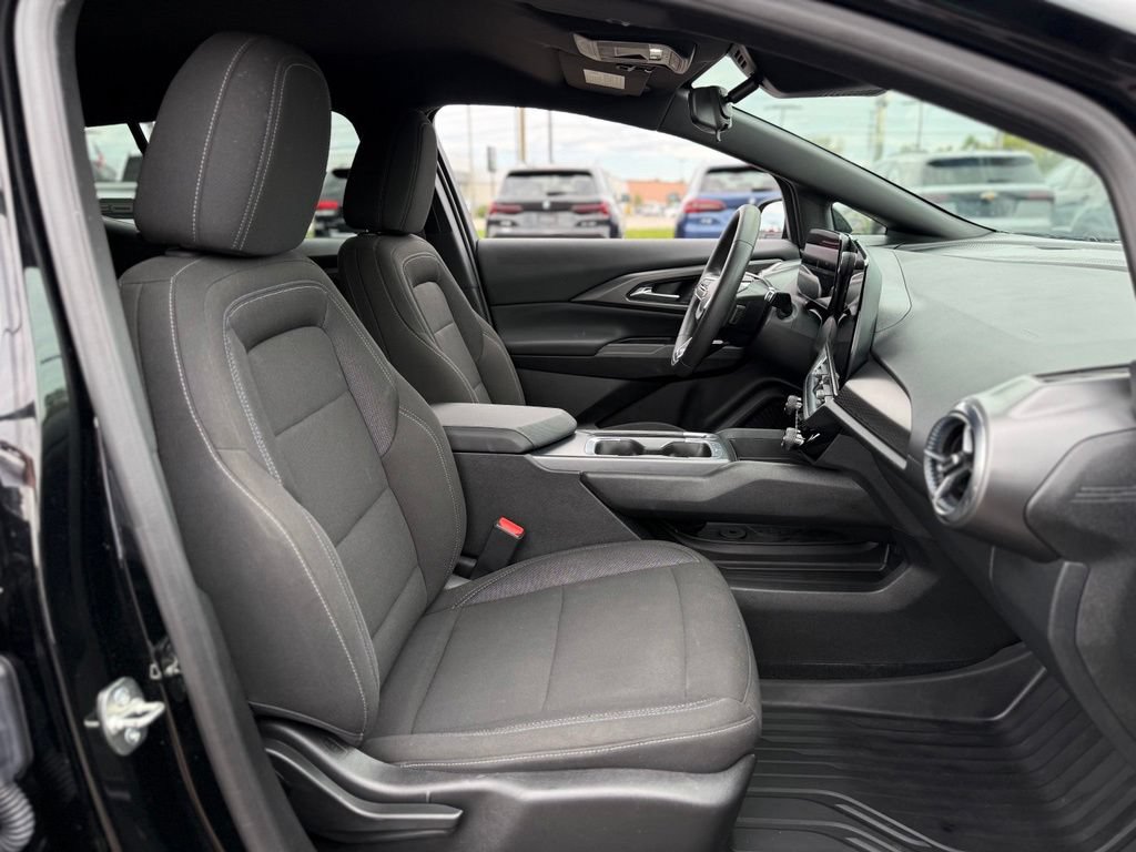 Used 2026 Chevrolet Equinox EV LT FWD image 13